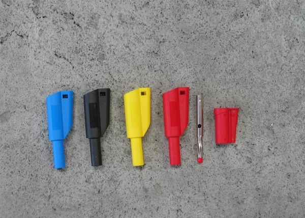 ELMA INSTRUMENTS Bananstik flerbladet 4mm for stabling og med beskyttelseskrave | EL Artiklar - Kablar och ledningar - Testa och mäta ledningar | GameStuff