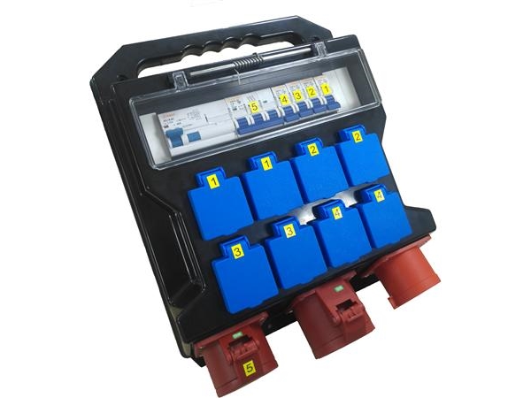 Installationskort 32A 1x32A 5-polig CEE-ingång, 1x32A 5-polig CEE-kontakt, 1x13A säkrat CEE-uttag, 8x13A 230V-kontakt med dansk jord | Elektrisk utrustning - Svartavlor | GameStuff