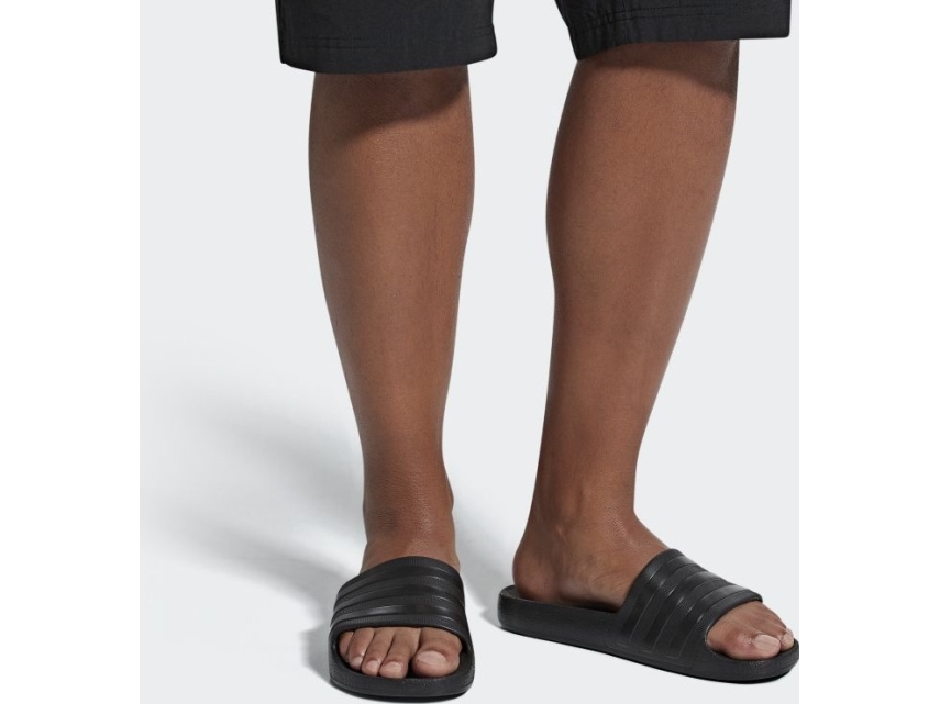 Flip-flops för män adidas Adilette Aqua svart F35550 (42) | Sport & Träning - Skor - Övriga skor | GameStuff