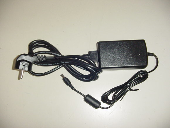 Elo Power Brick and Cable Kit - Strömadapter - 50 Watt - Korea, EMEA - för Elo 1093, 1291, 15XX, 19XX, 2094, 22XX, 24XX, 27XX Desktop Touchmonitors 2201