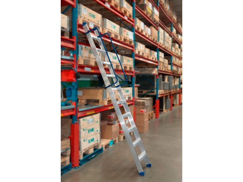 Lagerleiter 11 Stufen Höhe 2,8 M