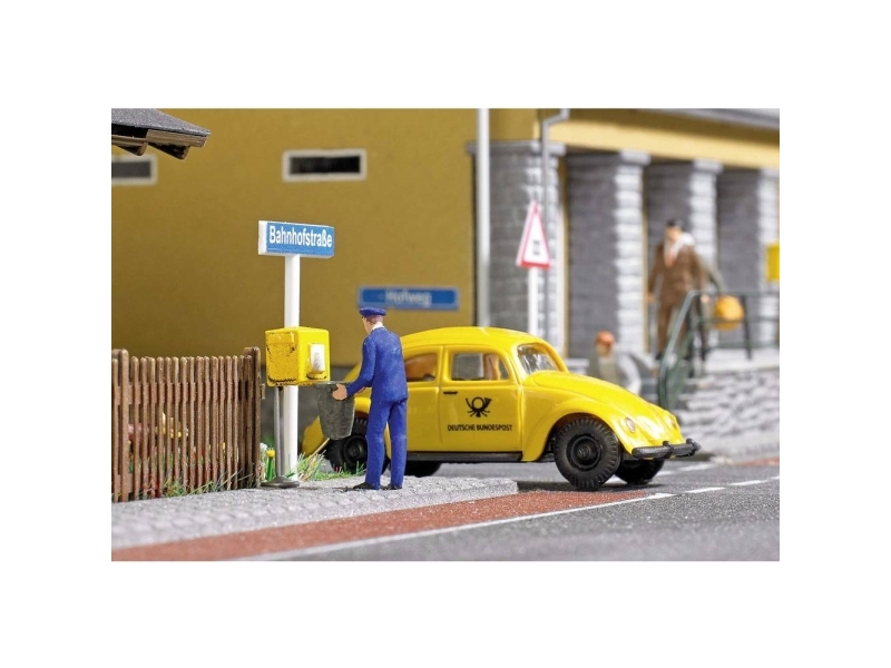 Busch 7887 H0 Personbil model Volkswagen Käfer med Postmann og postkasse