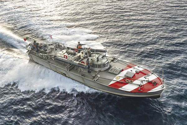 1:35 M.A.S. 568 4a Serie med besättning | Hobby - Modellbygge - Plast Byggmodeller - Fartyg | GameStuff