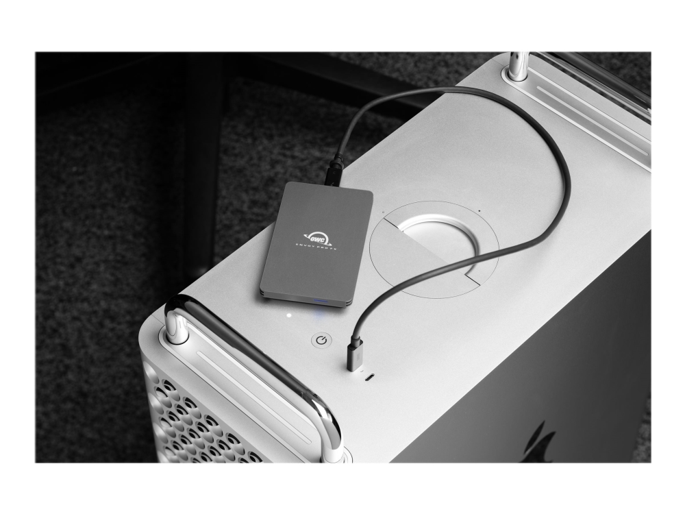 OWC 2TB OWC Envoy Pro FX Thunderbolt 3 + USB-C Portable NVMe SSD, up to 2800MB/s