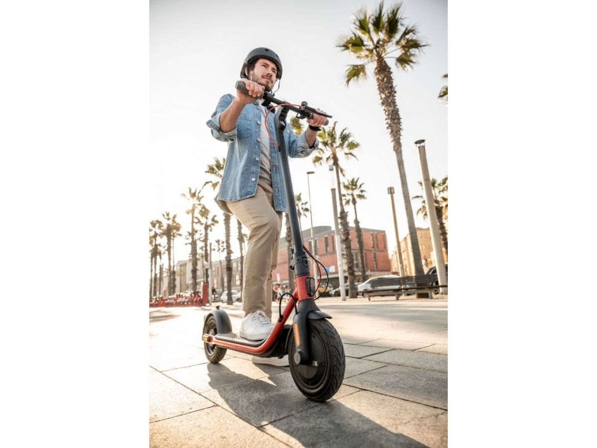 Ninebot by Segway D38E 25 km/h Black, Red 10.2 Ah