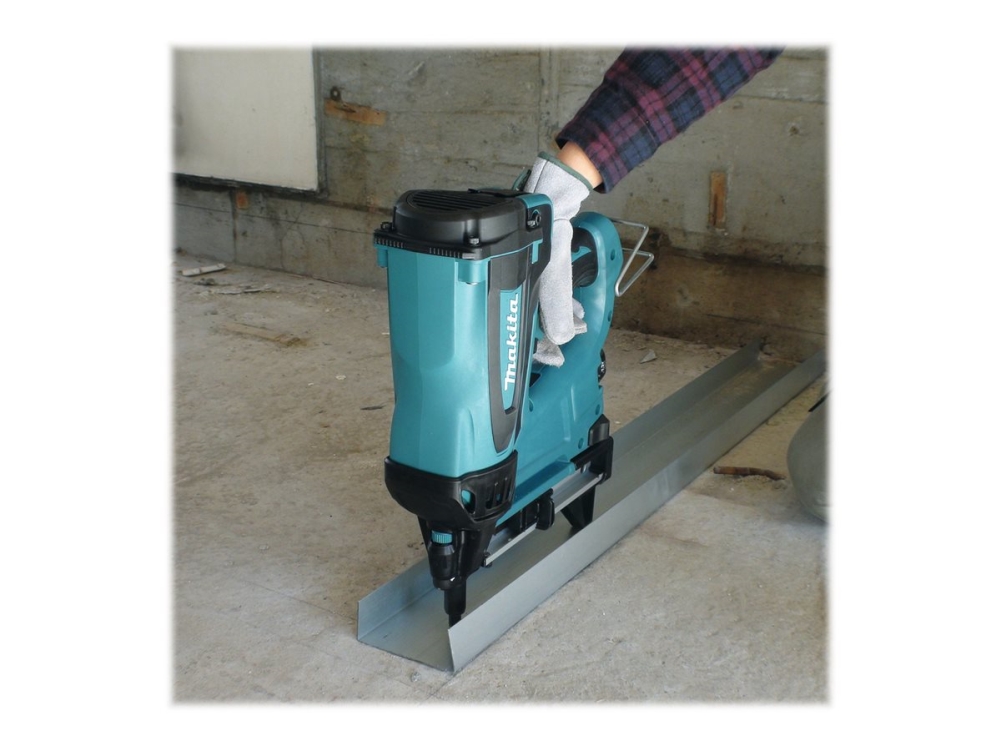 Makita Gn420c - Pneumatisk Sømmaskine - Ledningfri - 2 Batterier - 7.2 V