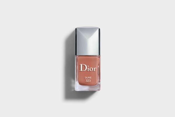 Dior DIOR Vernis Couture Colour Gel Shine and Wear Nail Care 10ml. 323 Dune | Smink - Sminktillbehör - Sminkborstar & penslar | GameStuff