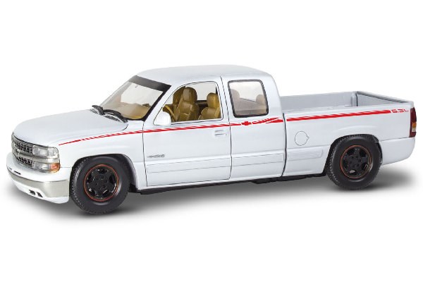 Revell 14538 1999 Chevy Silverado Street Pickup Auto Modellbausatz 1:25