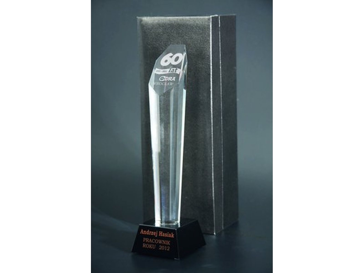 Victoria Sport indgraveret glastrofæ med etui + farvefyldning