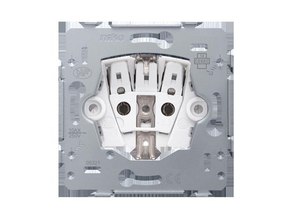 Niko Stikkontakt Med Sidejording, Installationsdybde 28,5 Mm, 16 A/250 Vac, Plug-In-Terminaler
