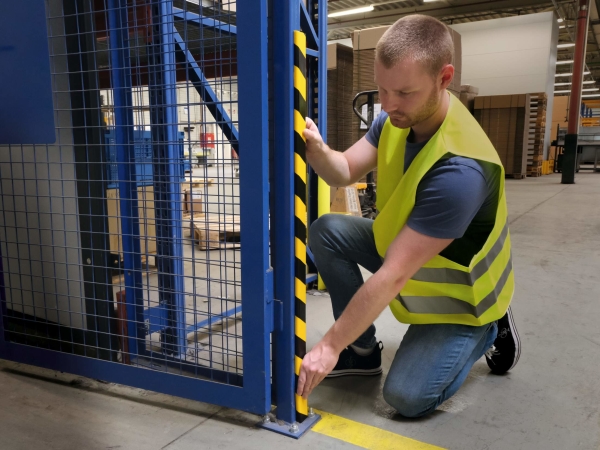 Durable C35, Plast, Svart, Gul, Platt, 1000 mm, Kina | Papper & Emballage - Skyltning - Skyltning | GameStuff