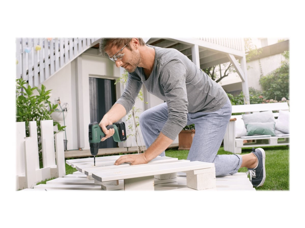 Bosch Akkuskruemaskine Universal 18V 2X1,5Ah