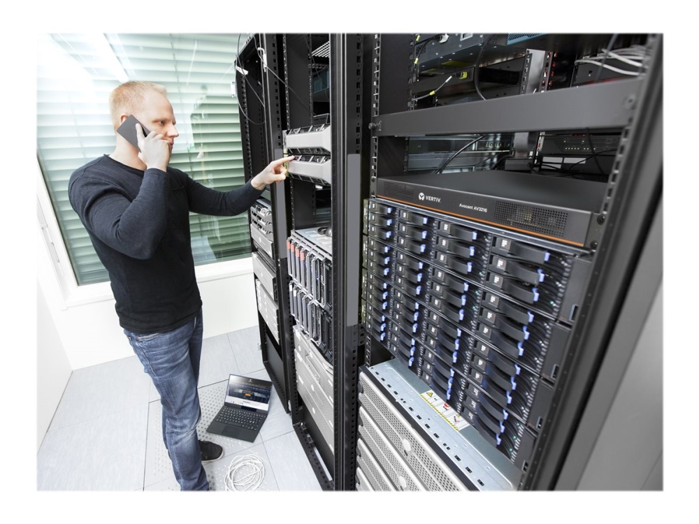 Avocent Autoview Av3216 Kvm Switch Kvm Ports Lokalbrugere Bruger Monterbar Stativ