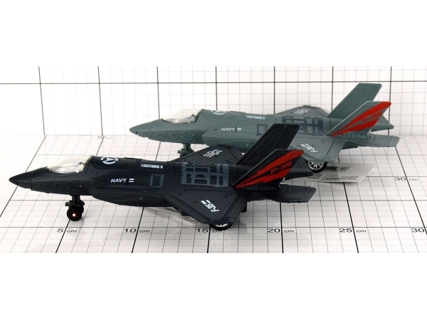 Dromader Flygplan i metall 1304015 p6 mix pris per styck | Leksaker - Bilar och andra fordon - Flyg och helikoptrar | GameStuff