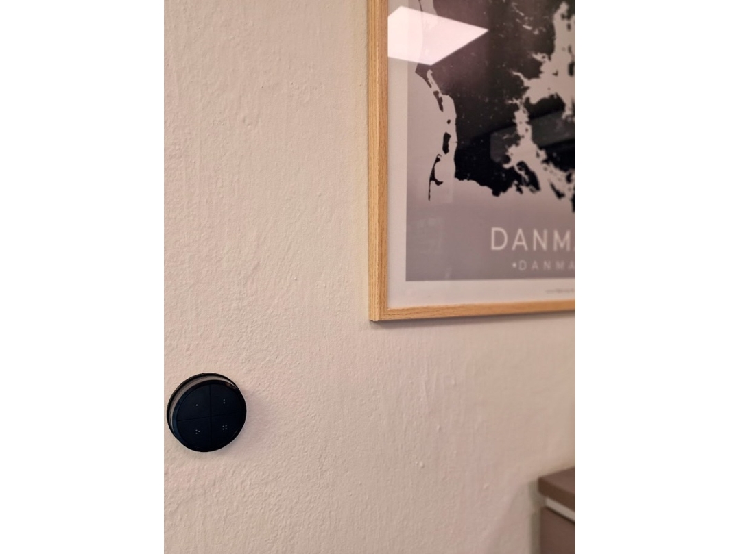 Light Solutions Round Bracket For Hue Tap Dial Switch - Black
