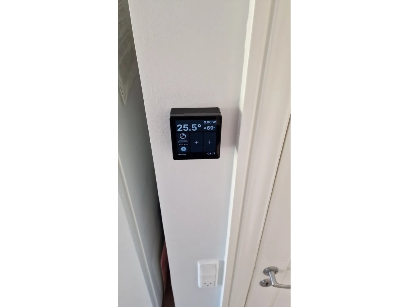 Light Solutions Shelly väggdisplay väggfäste - svart | Belysning - Intelligent belysning (Smart Home) - Tillbehör | GameStuff