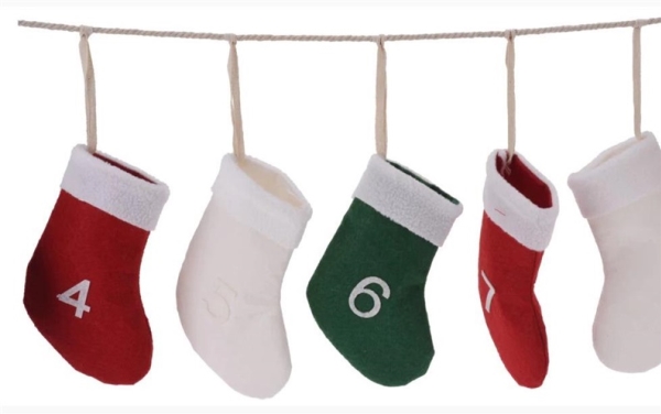 Nicht Gezeigt_V Adventskalender Girlande Socken