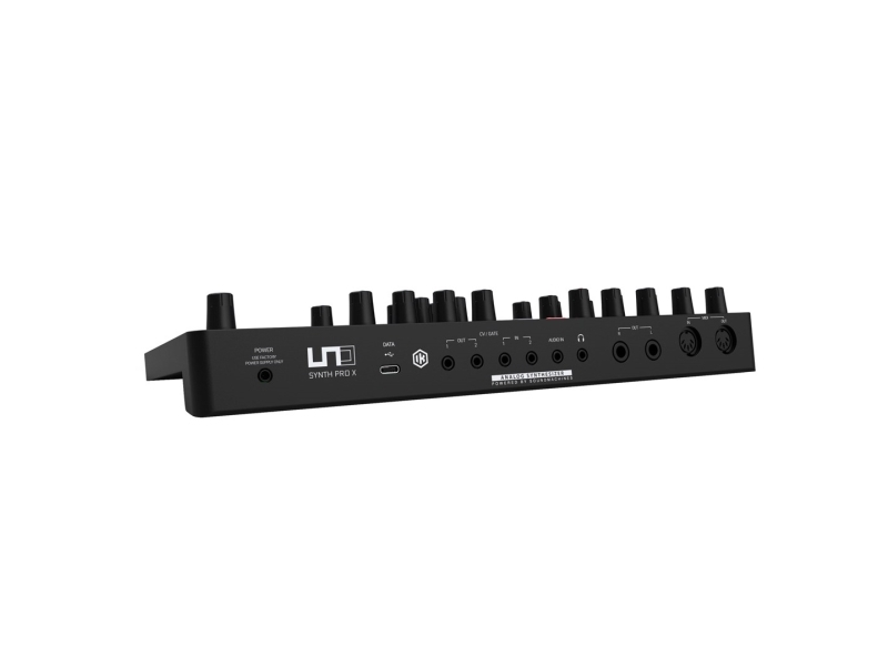 IK Multimedia Uno Synth Pro X - Analoginen syntetisaattori