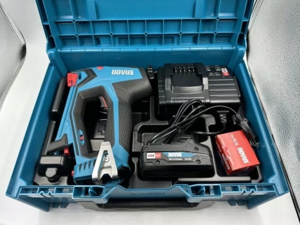 Novus batteridriven häftpistol NOVUS J-550 set Metabox | Kontorsmaterial - Häftapparater & häften - Elektriska häftapparater | GameStuff