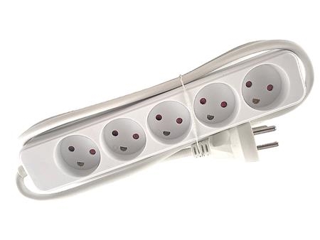 Uttag med 5 runda uttag, med jord. Vit färg. 16A 250V 1,5M | EL Artiklar - Andra EL - Pluggar och uttag | GameStuff