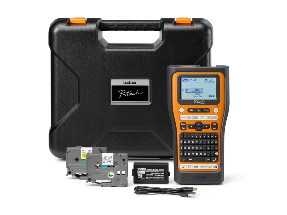 Brother P-Touch PT-E560BTVP - Etikettskrivare - svartvit - termisk överföring - Rulle (2,4 cm) - 180 dpi - upp till 30 mm/sek - USB 3.0, Bluetooth 5.0 - kniv - spegeltryck, full- och halvskärningsfunktion, förhandsgranskning - svart och orange | Skrivare - Andra kontorsmaskiner - Labelskrivare | GameStuff