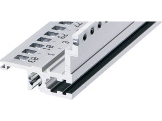 TRITON Bakre horisontell skena SCHROFF, typ L-MZ, lätt, med Z-skena, 63 hk | N - A | GameStuff