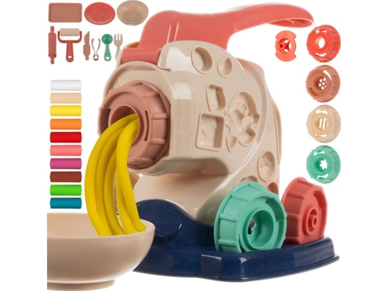 Stor pastamaskine og legedej med tilbehør