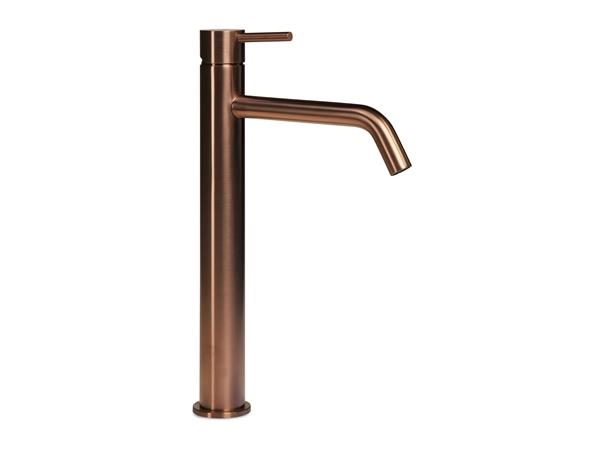 BLUE LABEL Ettgrepps tvättställsblandare utan bottenventil - kallstartfunktion &amp 3/8 anslutningsslangar - borstad brons - hög modell | N - A | GameStuff