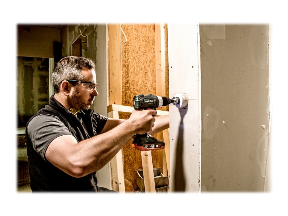 Metabo BS 18 LT BL - Borr/drivare - sladdlös - 2 hastigheter - nyckellös chuck 13 mm - 75 N·m - inget batteri - 18 V - SOLO