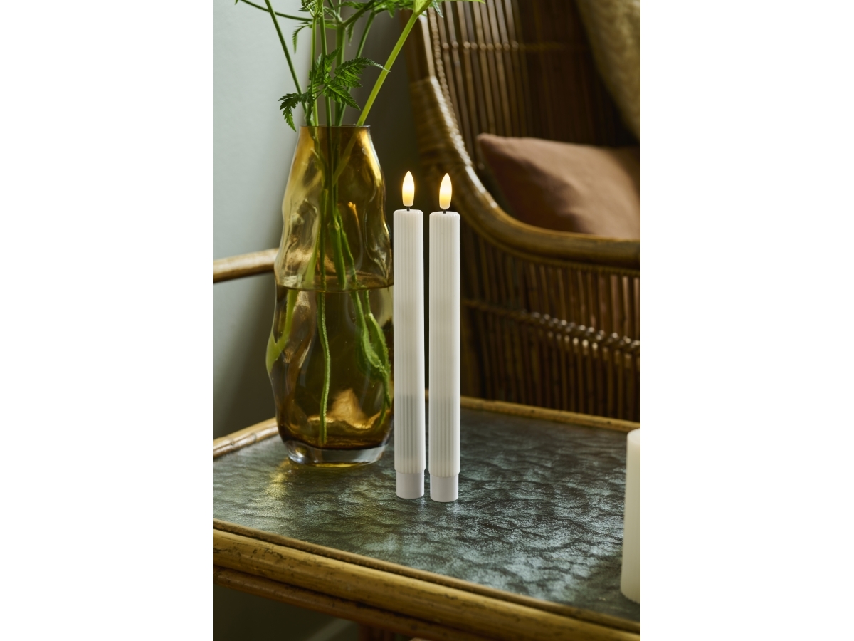 Sirius Sirius Smilla Laddningsbar Ljuskrona 2 st - Vit - H 25 cm | Julen - Konstgjord belysning - Ljuskronor och blockljus | GameStuff