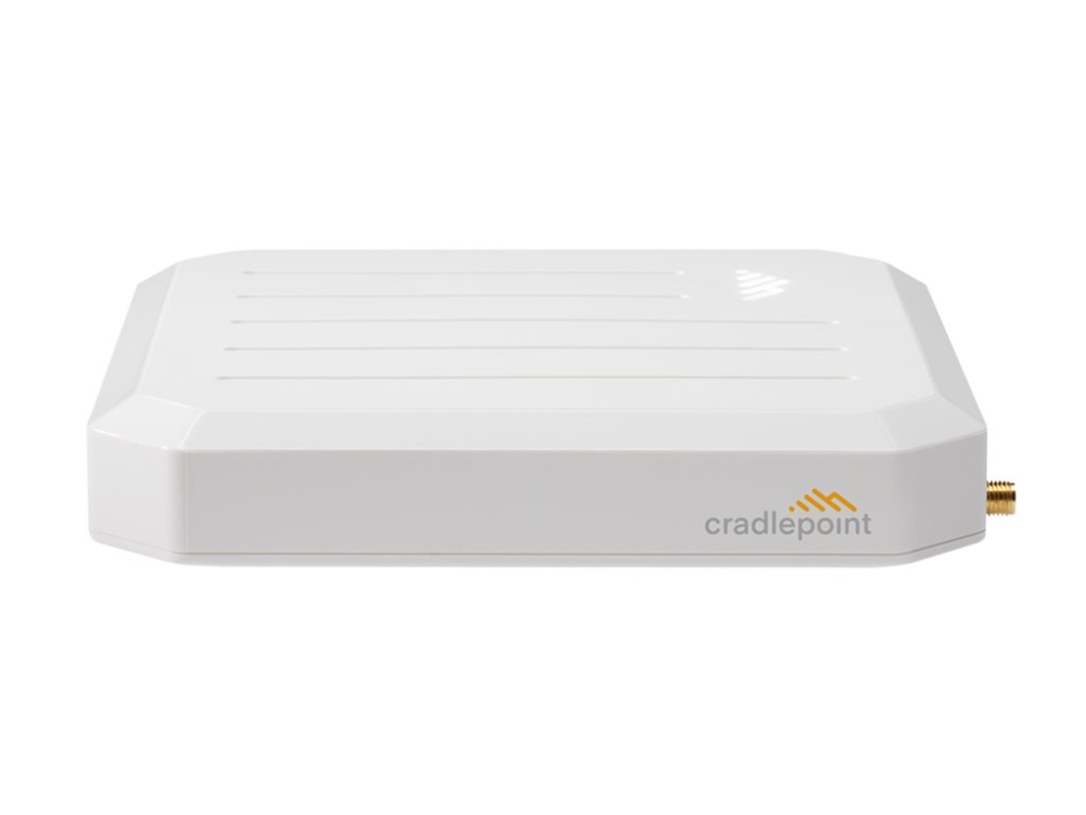 Cradlepoint L950 Series L950-C7B - Router - WWAN 1GbE - 3G, 4G - med 3 års NetCloud Branch LTE Adapter Essentials Plan