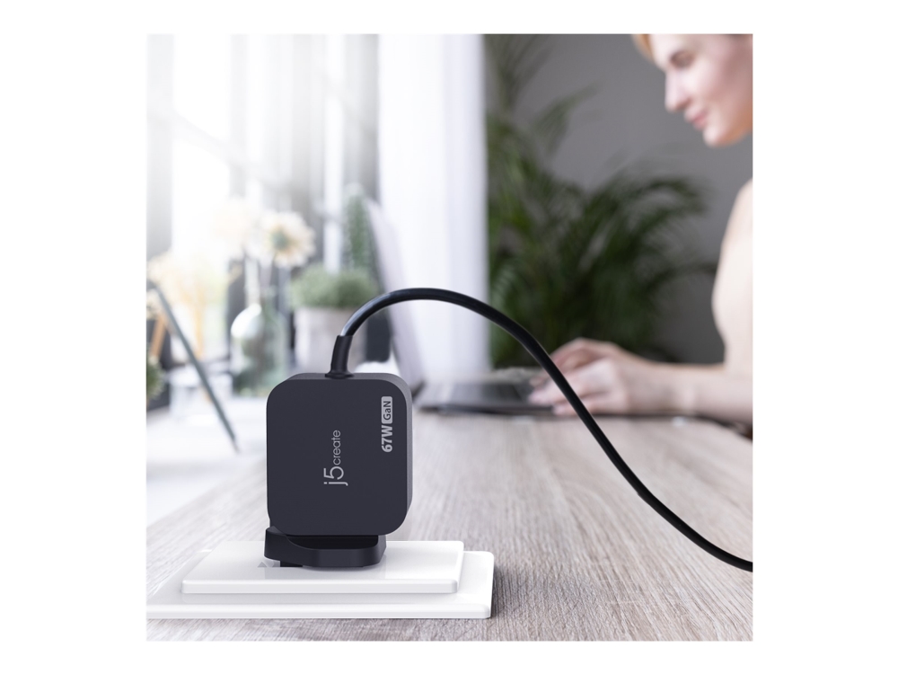 J5create Jup1565dcf3a-Fn - Strømforsyningsadapter - Gan, Med 3 Dc-Stiktyper - 67 Watt - 3.3 A - Pd 3.0, Pd 2.0 (24 Pin Usb-C) - Sort - United Kingdom