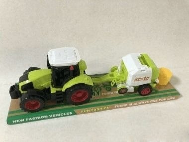 Teka Traktor Med Landbrugsmaskiner