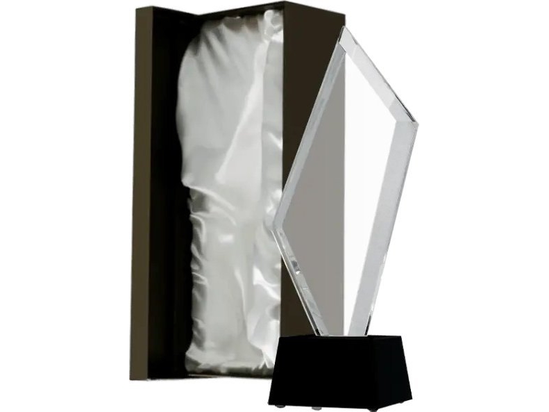 Victoria Sport indgraveret glastrofæ