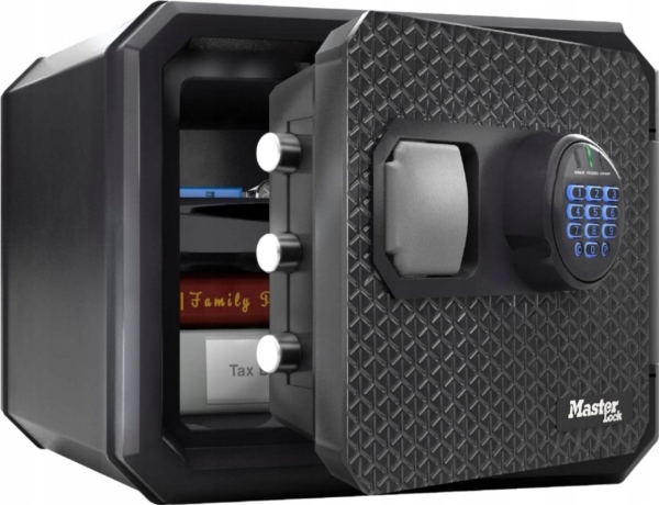 Master Lock Security Safe fire-/water resistant FPW082FTC | Huset - Säkerhet & Larm - Kassaskåp | GameStuff