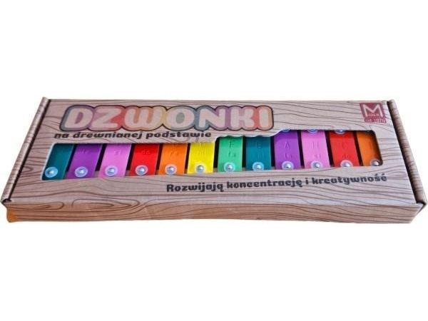 12-tone farvede klokker på en træramme