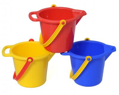 Plasto Bucket, Kasse, Multifärg | Utomhusleksaker - Spela i trädgården - Tillbehör | GameStuff