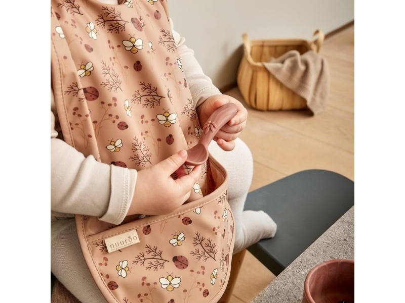 Nuuroo nuuroo vandtæt hagesmæk med lomme IDA Sand Flower BEE