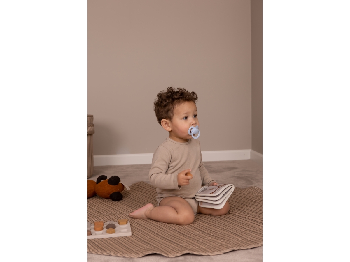 Nuuroo Ola quilted legetæppe