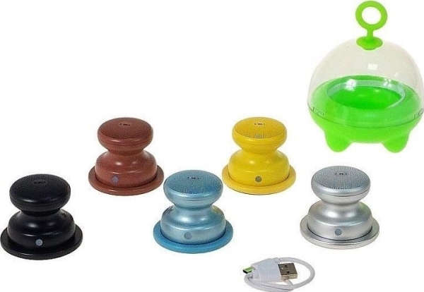 Metallinen kaiutin 4.5x4.5cm ja USB-kaapeli