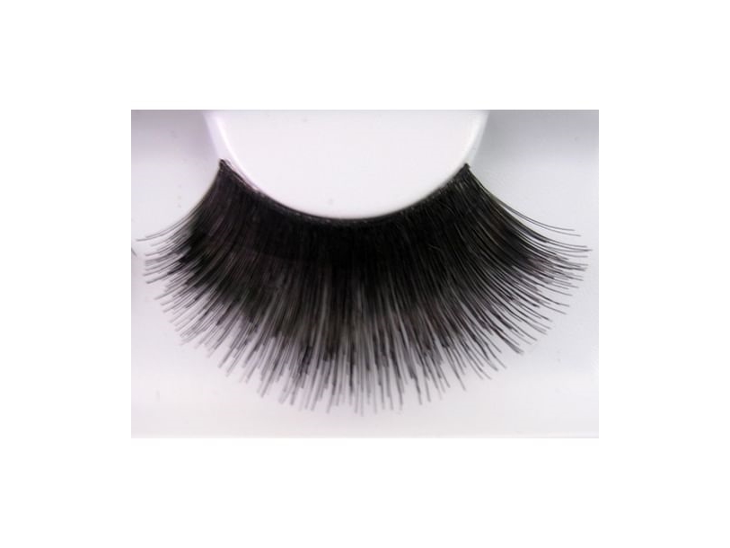 Schwarze Wimpern, Lang