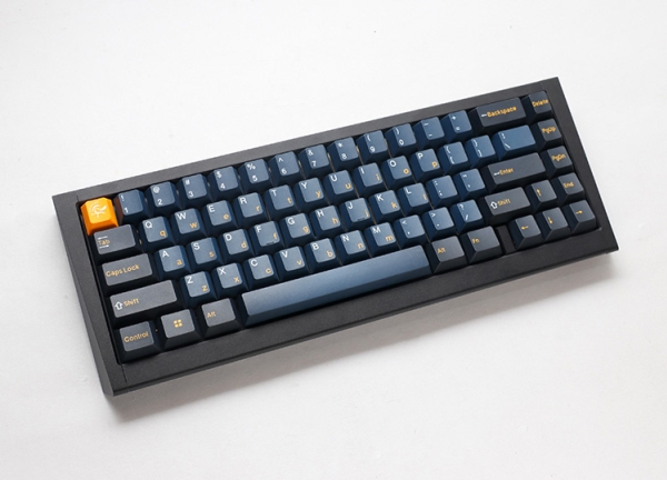 Ducky Outlaw 65, 65%, Ledningsført, Usb, Mekanisk, Rgb Led, Sort
