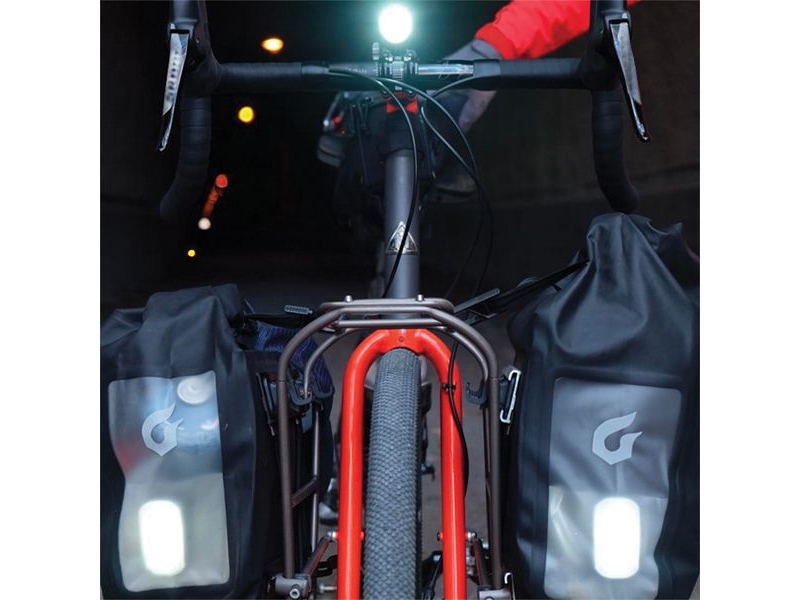 Alternativ bild 0 för Blackburn CENTRAL 100 USB-strålkastare (BBN-7053783)