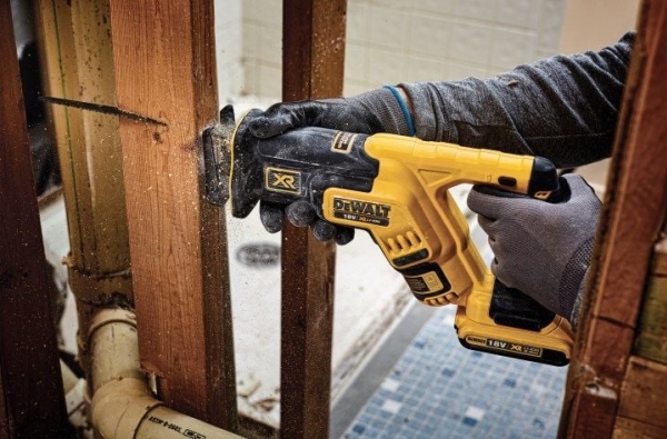 Dewalt Saber saw 18V XR 2x5.0Ah (DCS367P2) | Elverktyg - Prof. Elverktyg 230V - Tigersågar | GameStuff