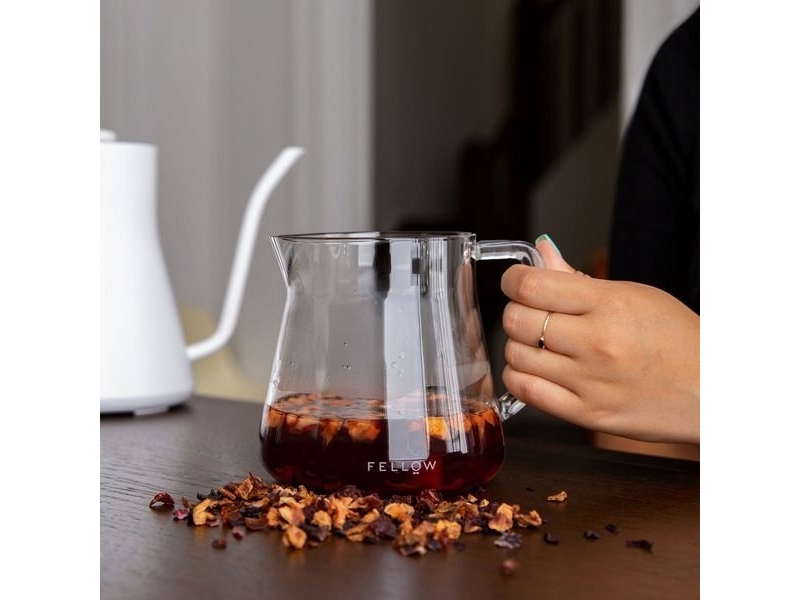 „Fellow Fellow Mighty Small Glass Carafe“ – rūkyto stiklo serveris | N - A | GameStuff