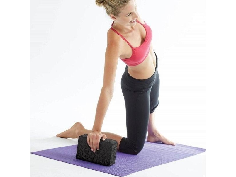 Gaiam Kostka do jogi Embossed Black 63438 Gaiam