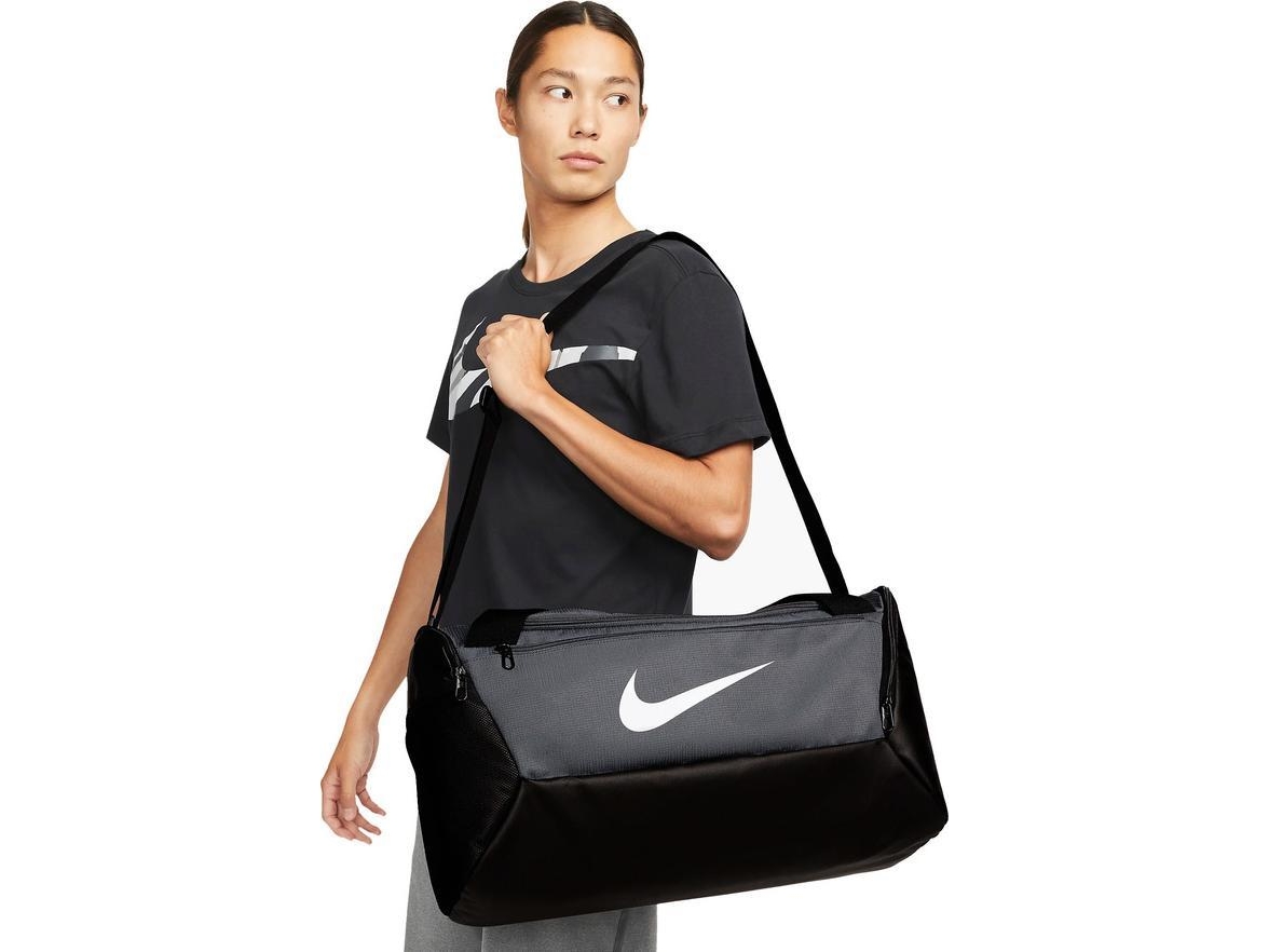 Nike Brasilia 9.5 DM3976-026 väska | Hälsa - Tillbehör - Sportväskor | GameStuff