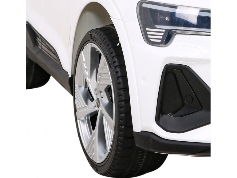 Ramiz auto på batteri Audi E-Tron Sportback hvid