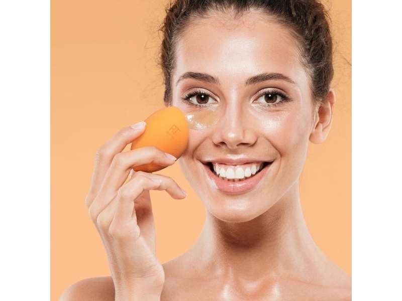 Real Techniques Sponge+ Beauty Makeup Blenders for Facial Cleansing and Toner