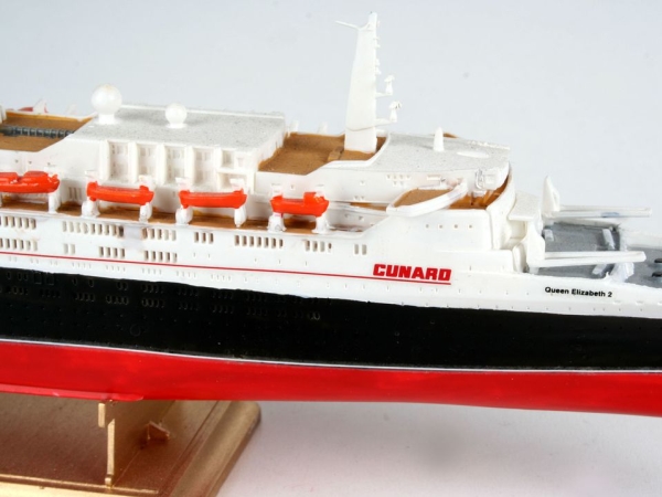 Revell Queen Elizabeth 2, Passagierschiffmodell, Bausatz, 1:1200, Queen Elizabeth 2, Kunststoff, Fortgeschrittene